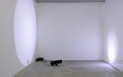 Michel Verjux – Projections croisées sur toile et murs, 1998